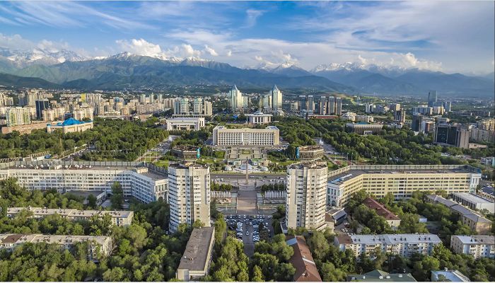 Azattyqtyń araıly besiginde – Nazarbaev dańǵyly