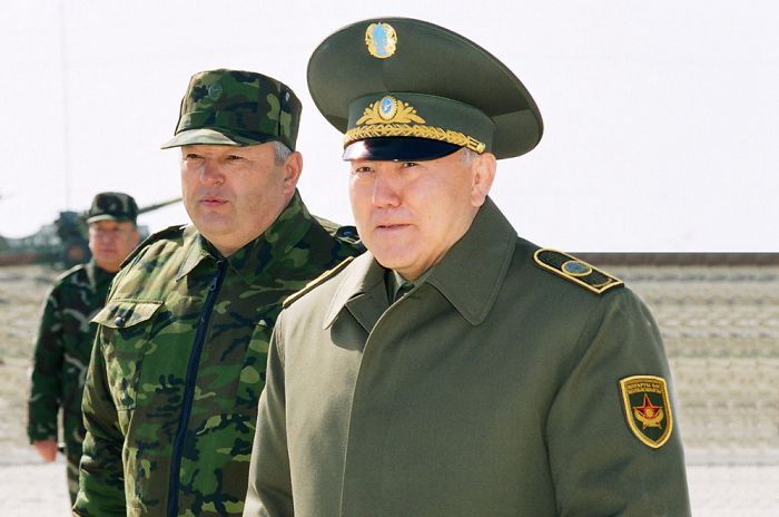 Muhtar Altynbaev: Eldiń myzǵymas atrıbýty – utqyr da kásibı armııa