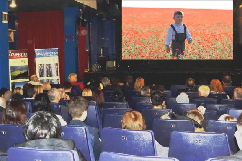 Horvatııada Elbasynyń balalyq shaǵy týraly fılm kórsetildi