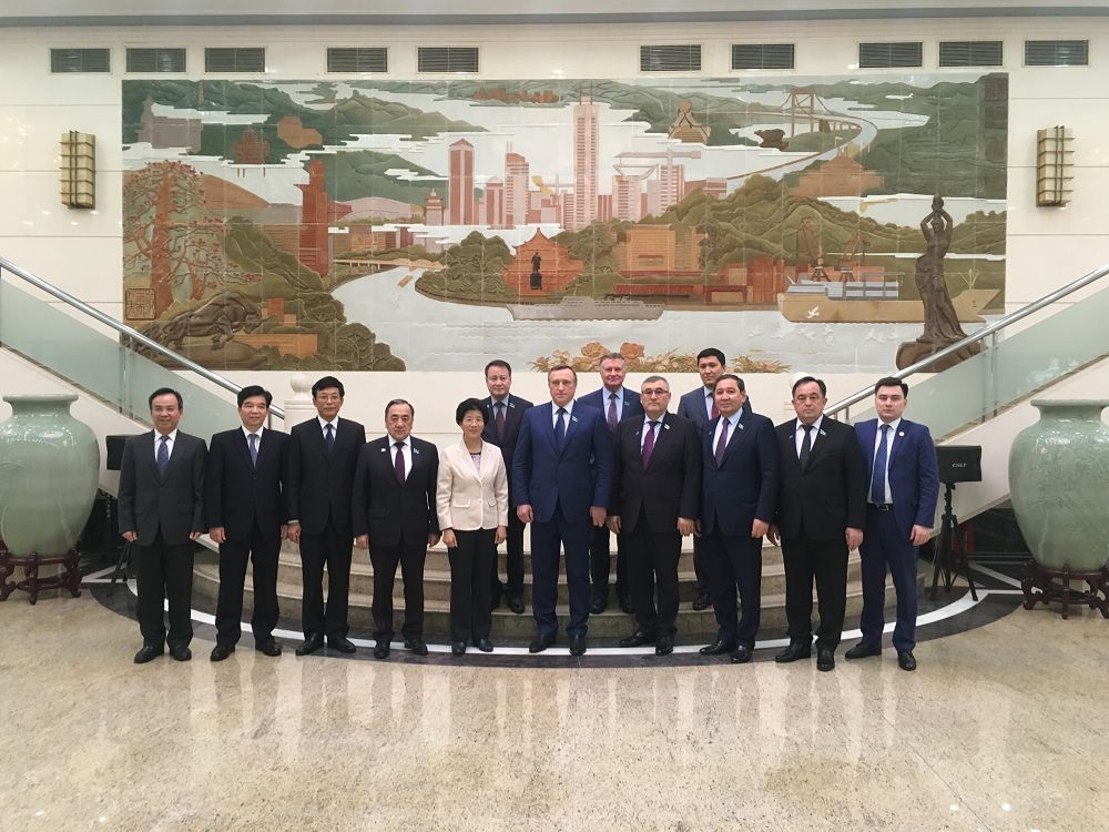 Senat músheleri Qytaıǵa bardy