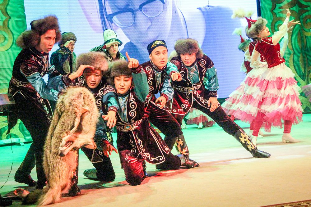 Atyraýda «Uly dala muragerleri» atty oqýshylar keshi ótti