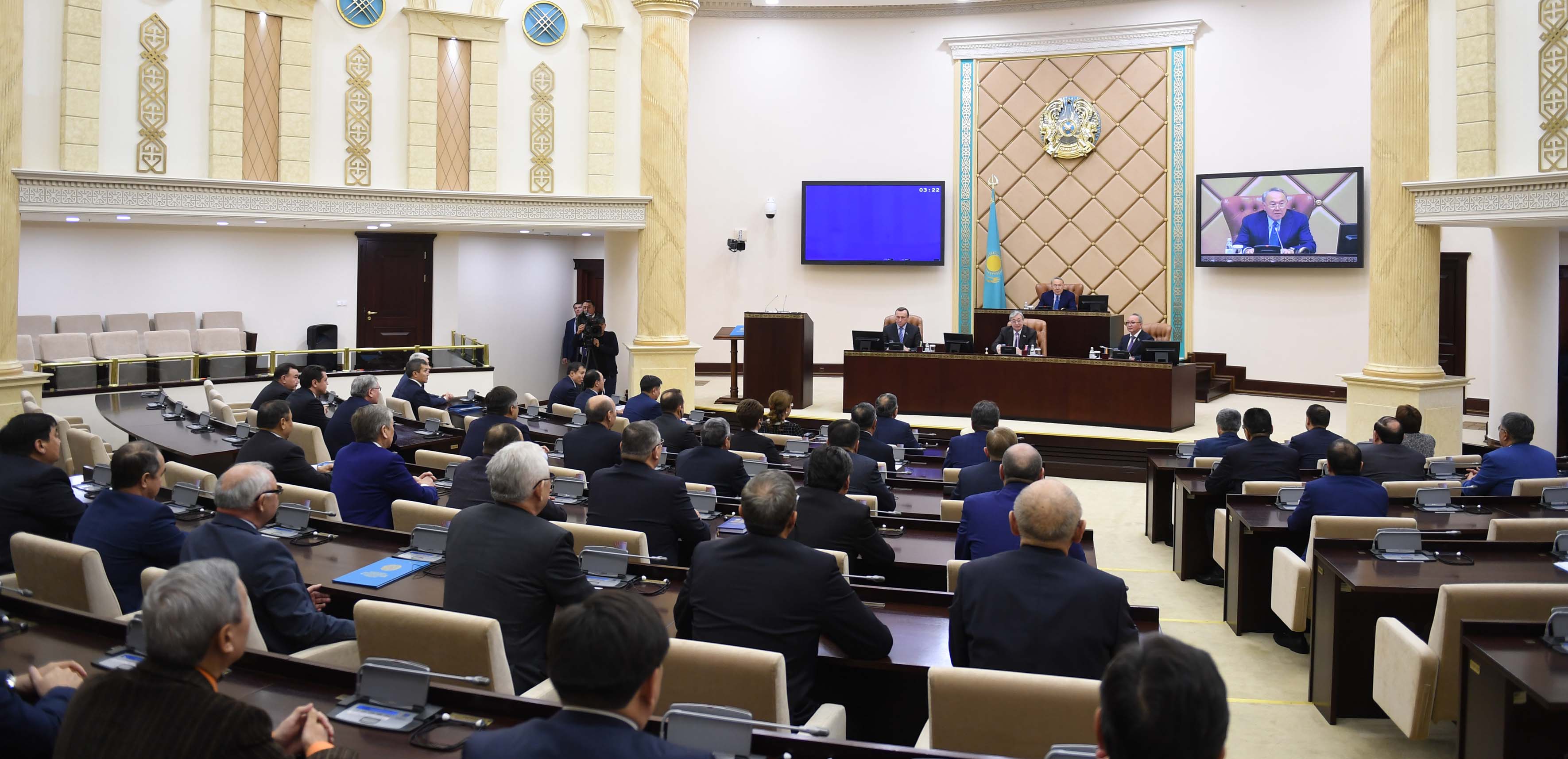 Nazarbaev Parlament Senatynyń otyrysyna qatysty