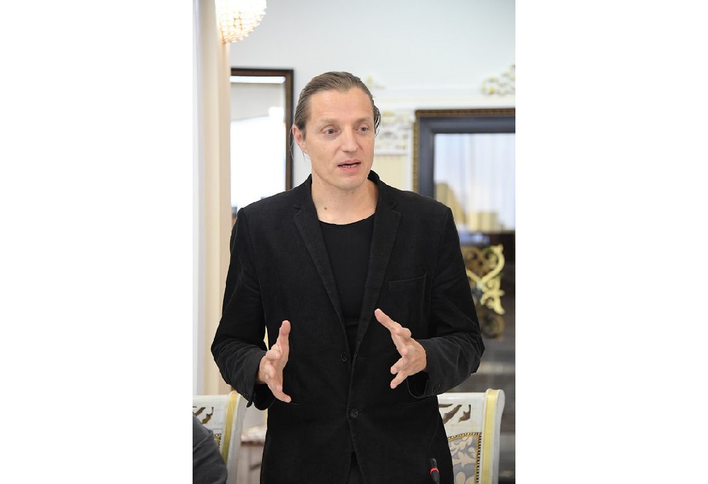 Majarlyq túrkitanýshy ǵalym: Qazaqtanýǵa qushtarlyǵymdy oıatqan Qońyr aǵam edi