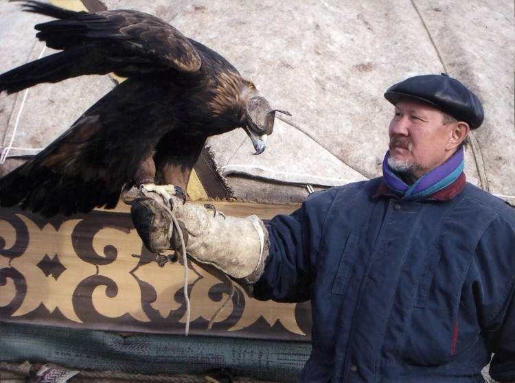 Úndi shaıynyń ıisi