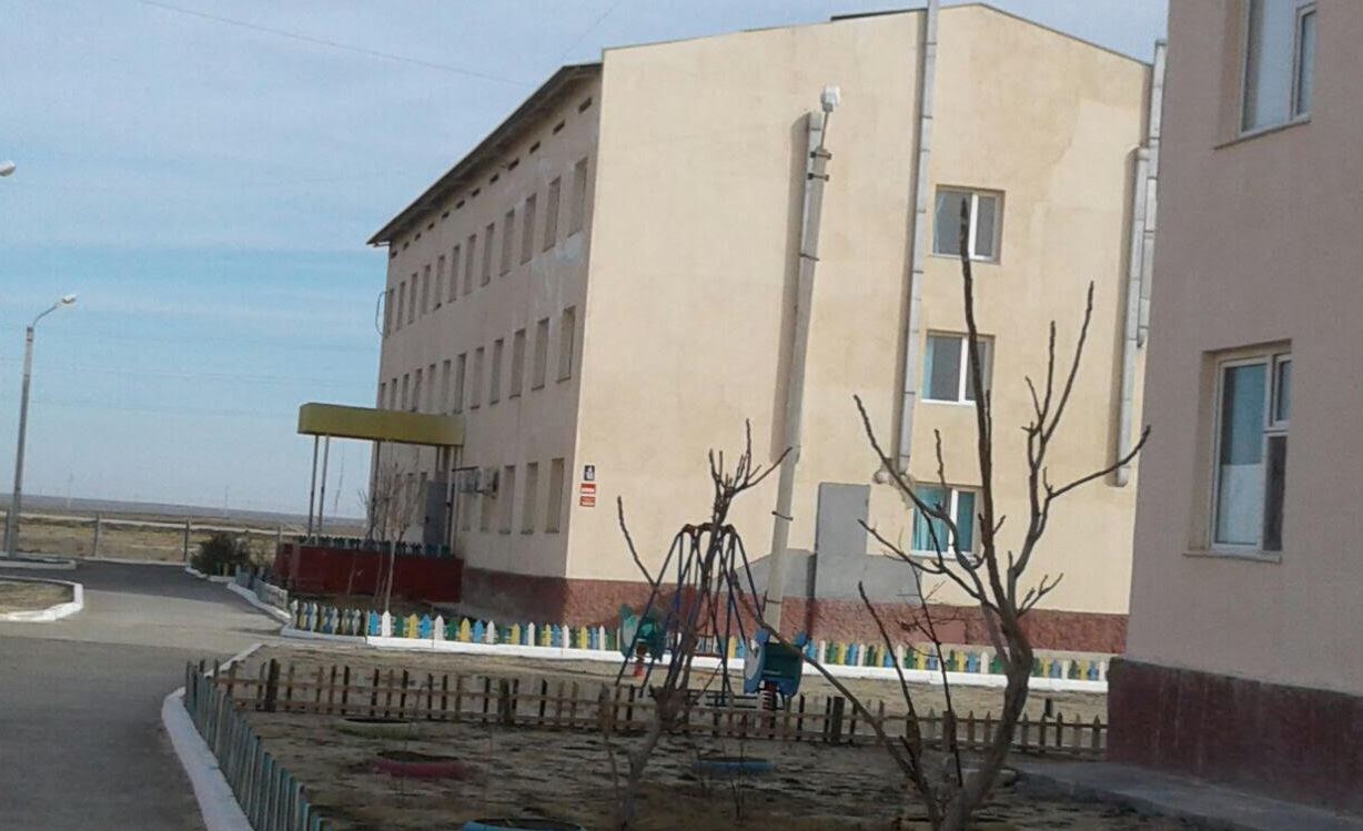 Aqtaýda áskerıler arasynda «Úlgili úı» baıqaýy ótti