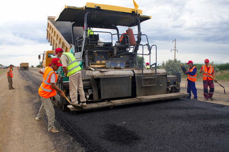 Infraqurylymnyń damýy: Álemge tartylǵan altyn kópir