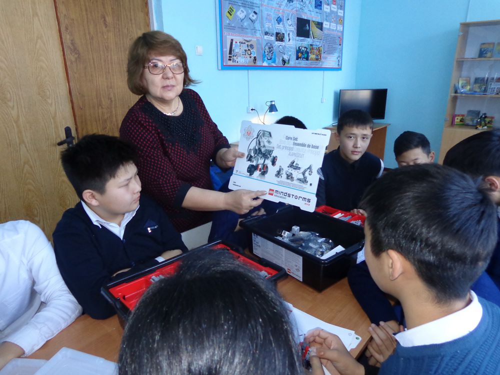 Ashyq sabaq: Úrjardaǵy robot-tehnıka synyby 