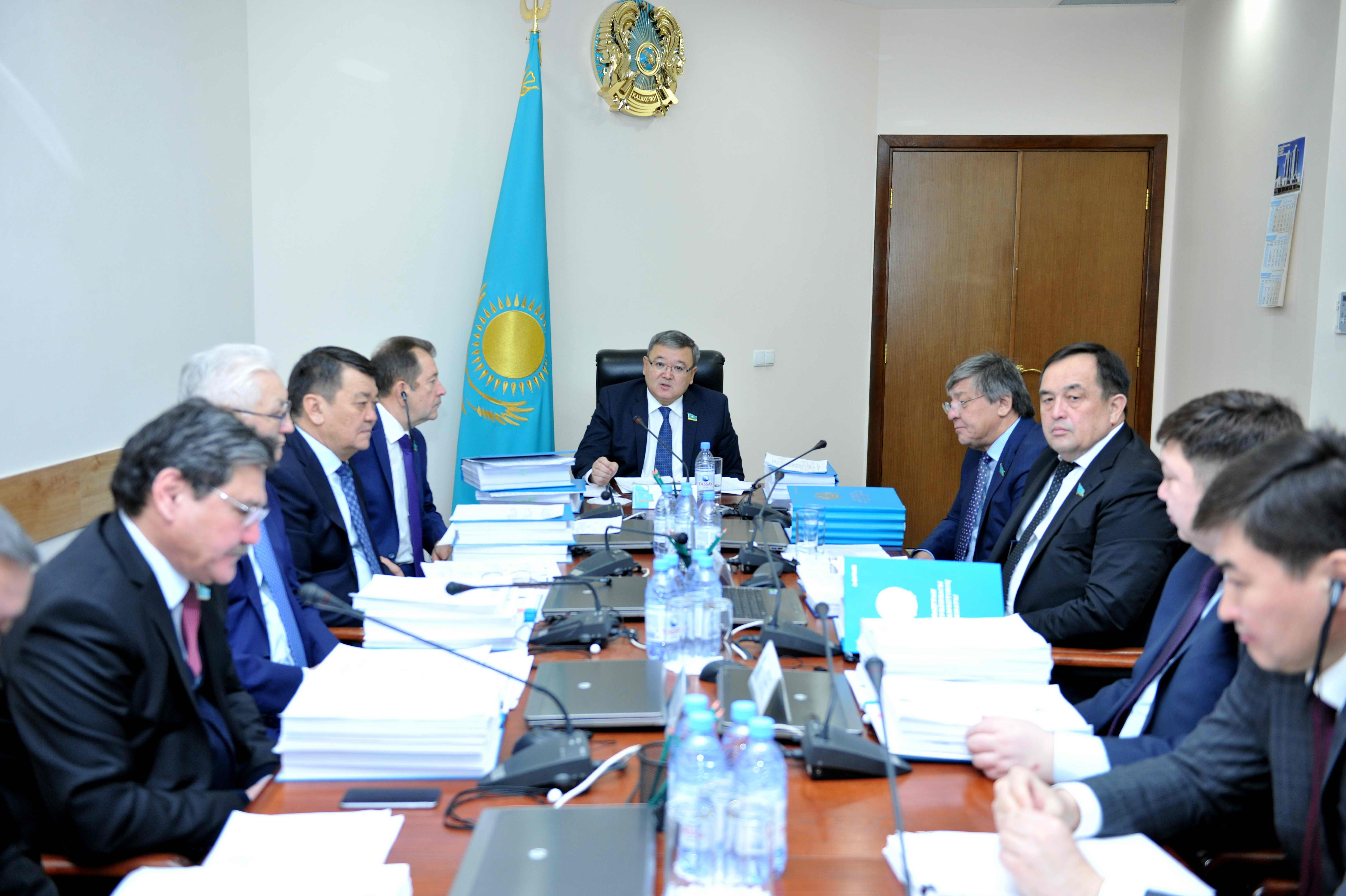 Senat komıteti Keden kodeksiniń jobasyn qarady