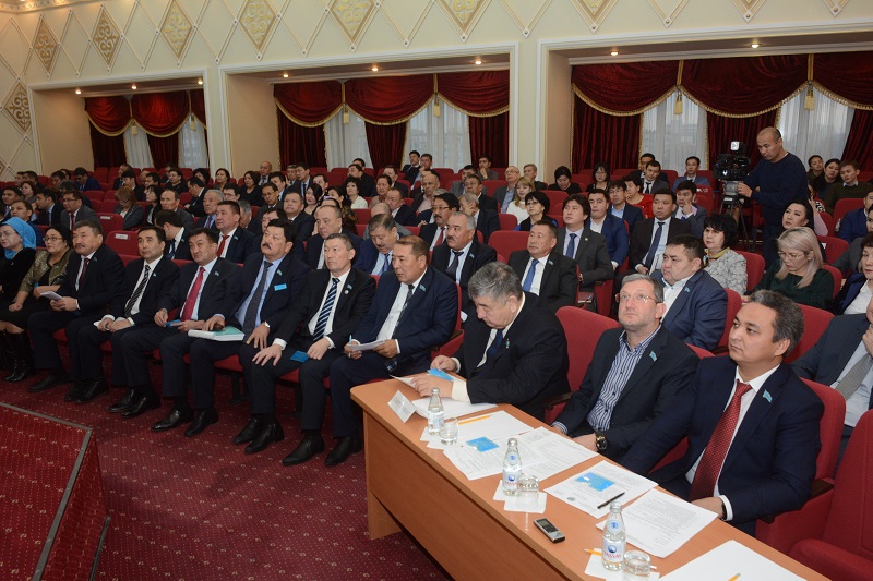 Mańǵystaýda 2018-2020 jyldarǵa arnalǵan óńir bıýdjeti bekitildi