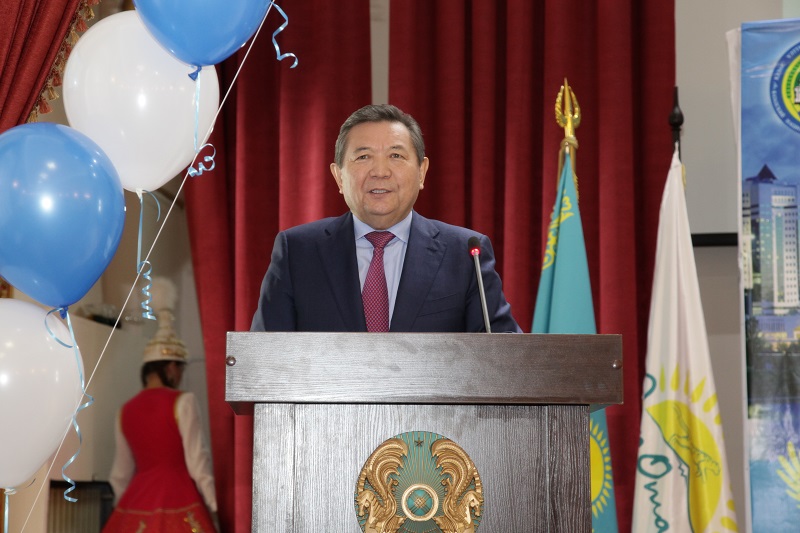 Qazaq ulttyq agrarlyq ýnıversıtetiniń 25 úzdik qyzmetkeri partııaǵa múshelikke qabyldandy