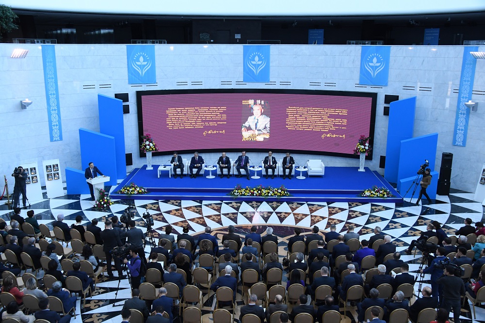 Erlan Sydyqov: «Táýelsizdik dáýiri» kitabyn oqý quraly retinde paıdalaný qajet