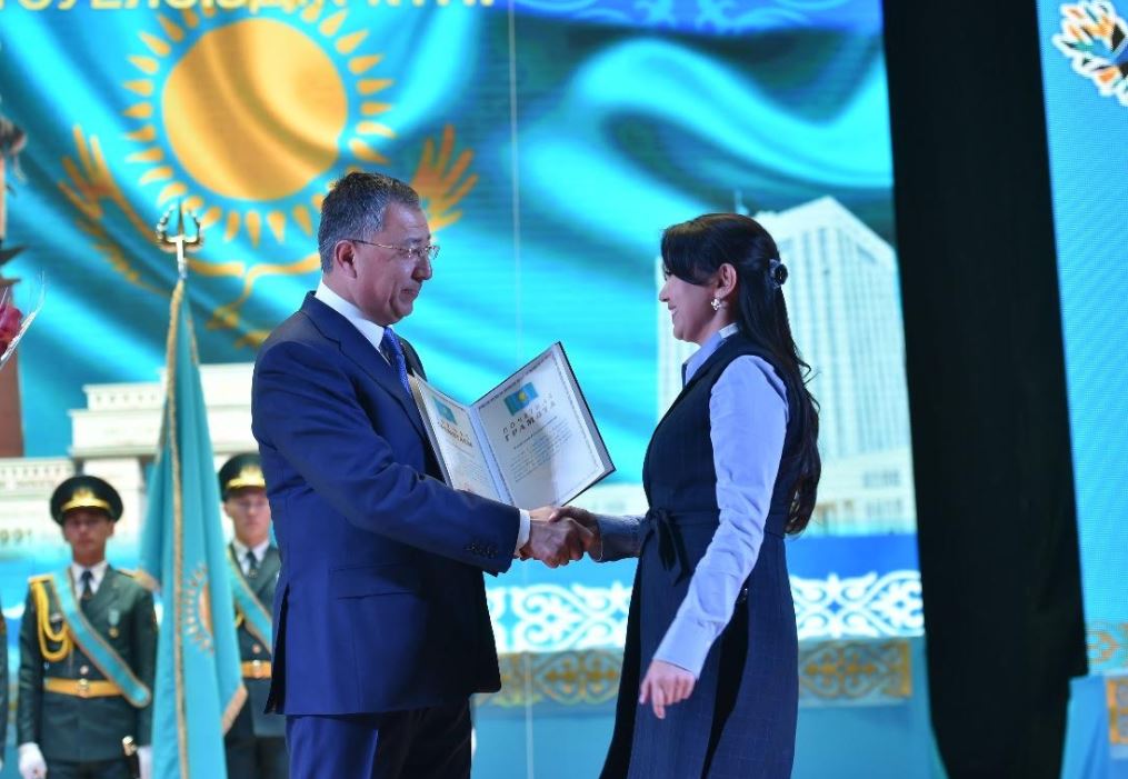 OQO-da birqatar azamattar memlekettik nagradamen  marpattaldy