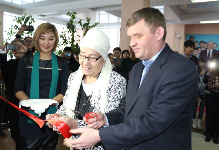 О́skemende jańa álipbıdi oqyp-úırený ortalyǵy ashyldy