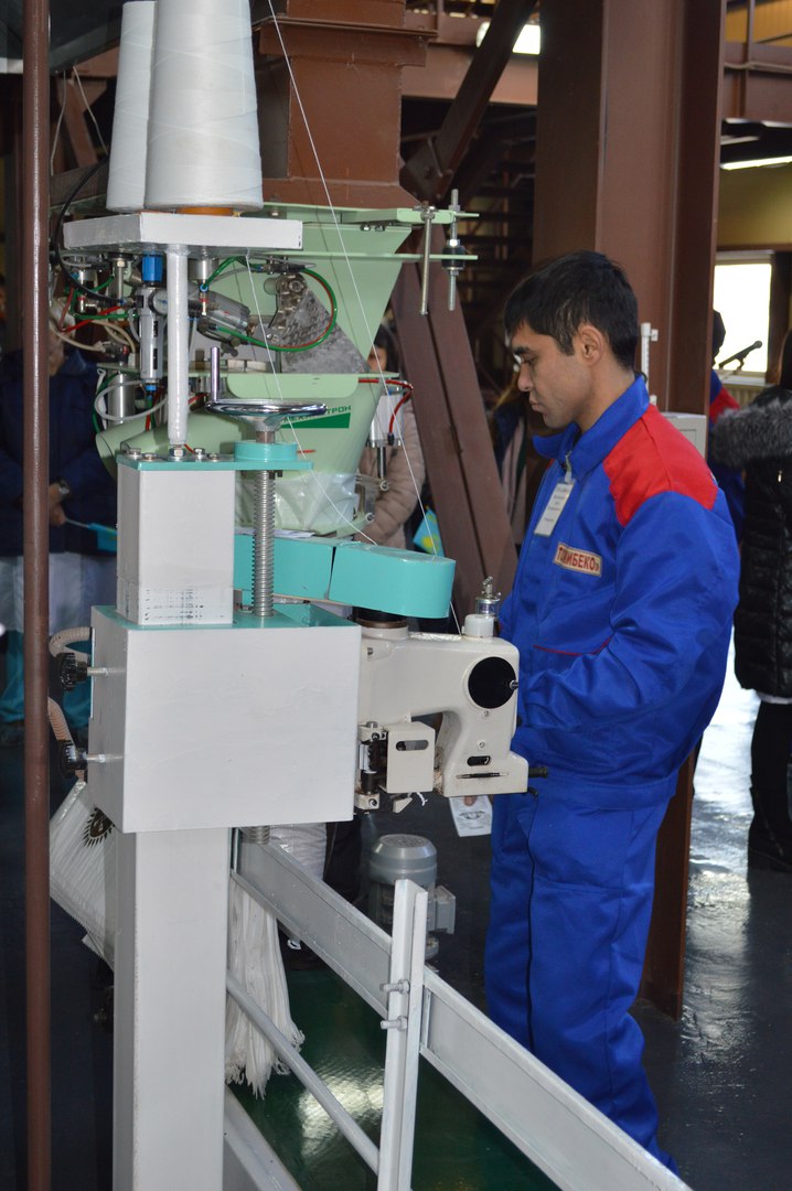 Qostanaıda qaraqumyq óńdeıtin zaýyt iske qosyldy