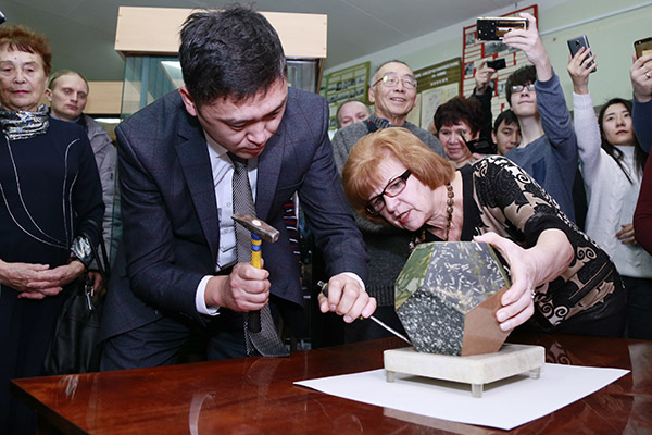 Qostanaıda HH ǵasyr geologtarynyń ósıet hatyn ashty