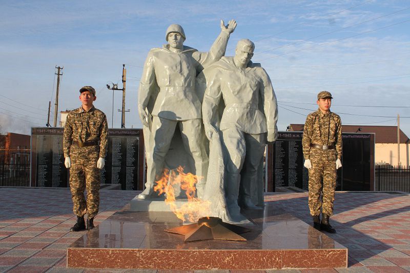 Táýelsizdik merekesine oraı Atyraý oblysynyń Maqat aýda­nynda saıabaq ashyldy