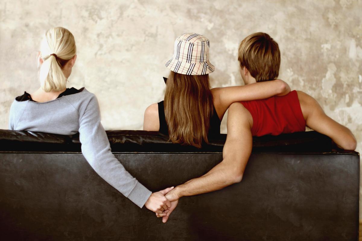 Áıeli azǵan eldiń erteńi bolmaıdy