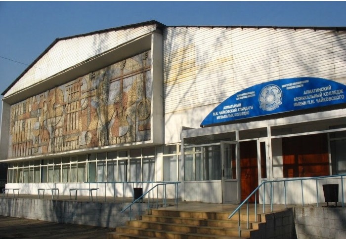 P.Chaıkovskıı atyndaǵy mýzykalyq kolledj 9000 túlektiń tusaýyn kesken
