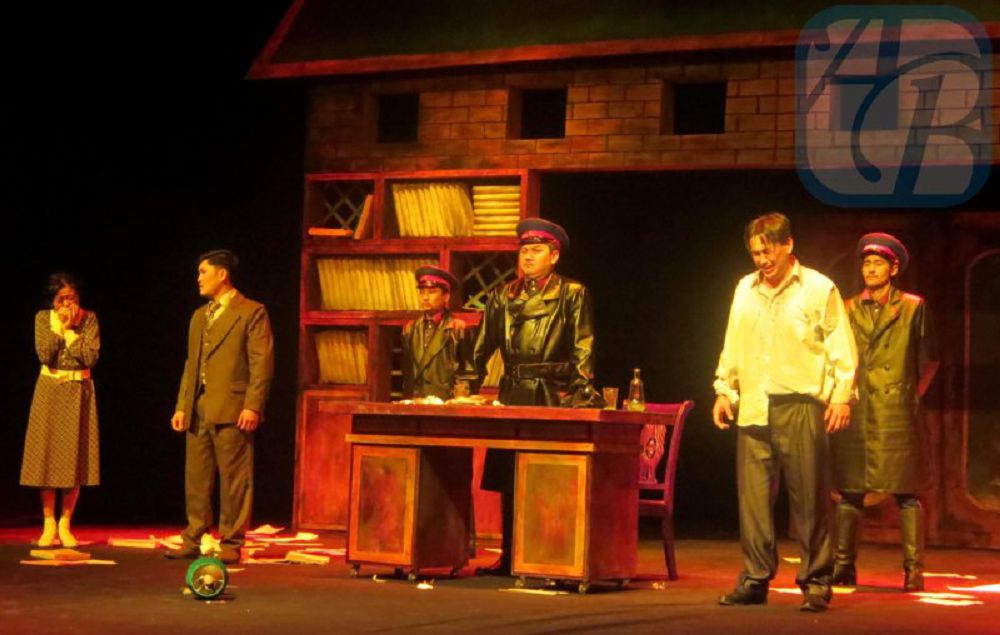 Temirbek Júrgenov jaıly jazylǵan tarıhı drama sahnalandy