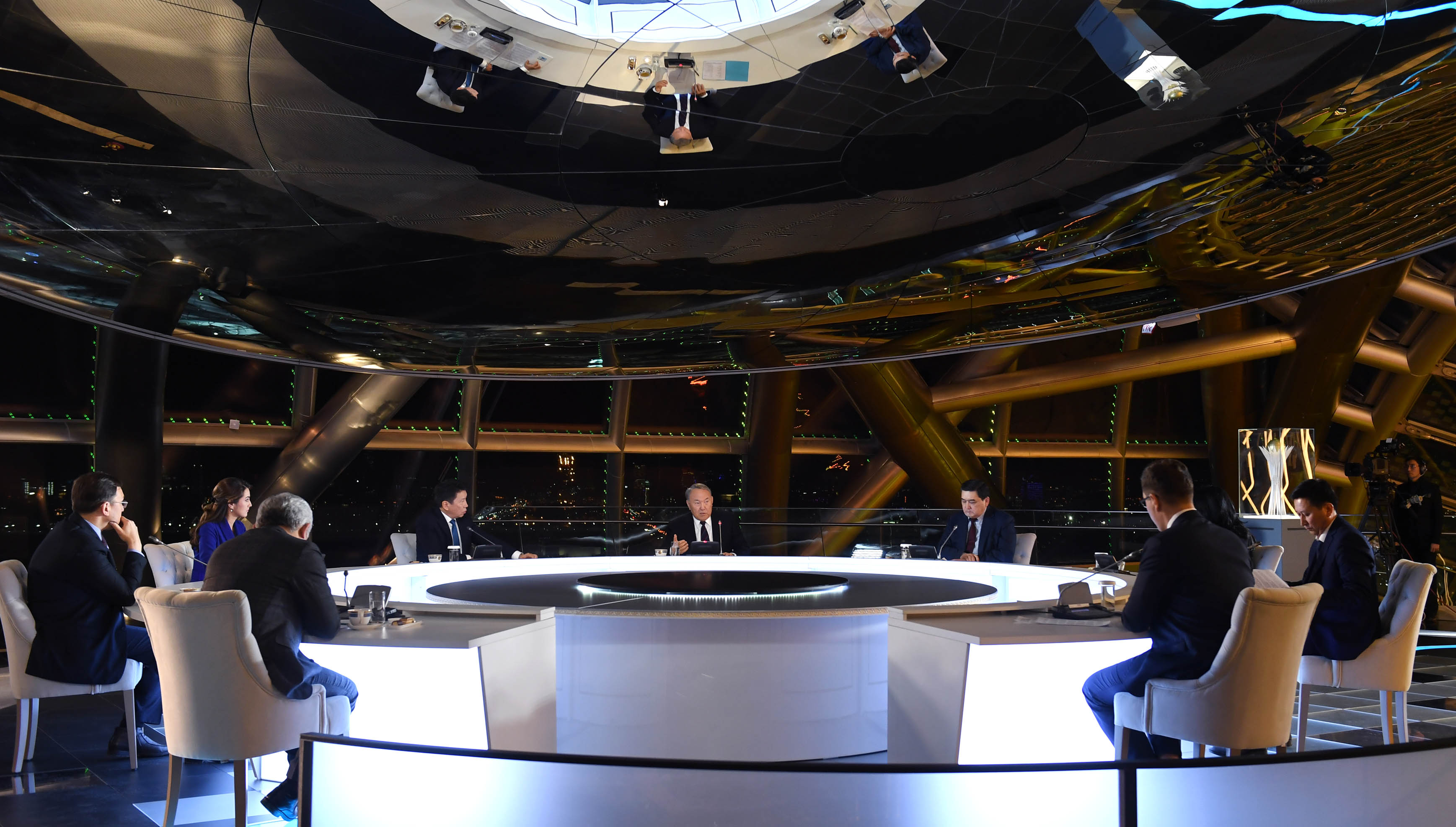 Elbasy: Latyn álipbıin tolyq engizýge áli ýaqyt bar 