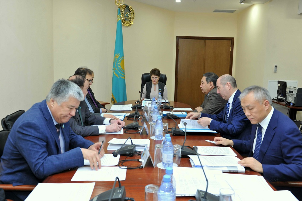 Qazaqstan men Irlandııa arasyndaǵy qosarlanǵan salyq salýdy boldyrmaý týraly zań qaraldy