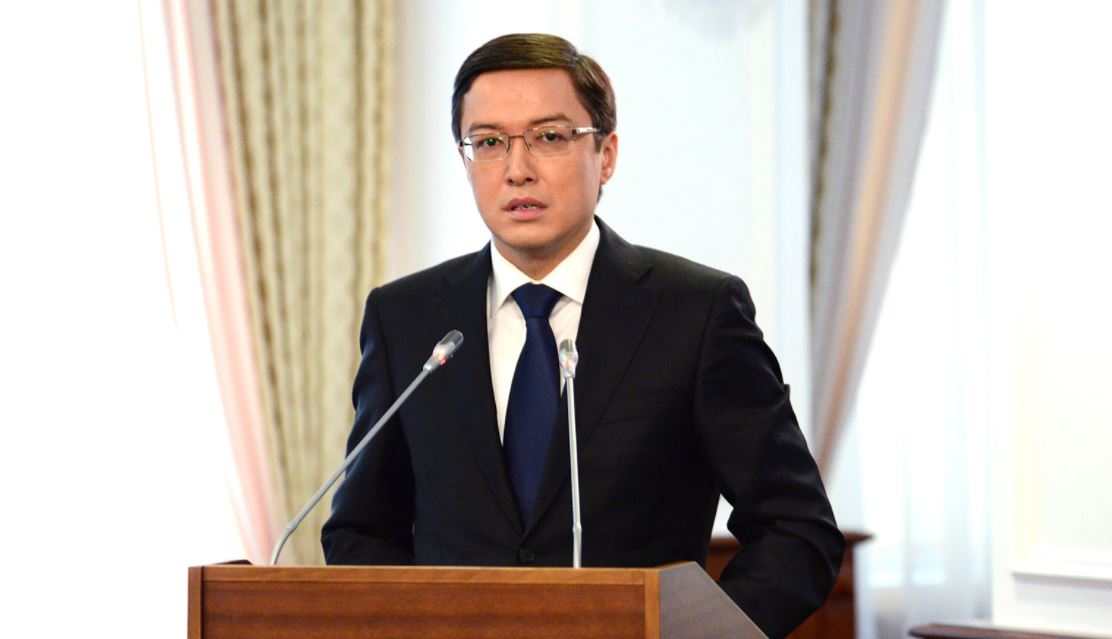 Úkimet valıýtany retteý jáne valıýtany baqylaý salasyndaǵy zań jobasyn maquldady