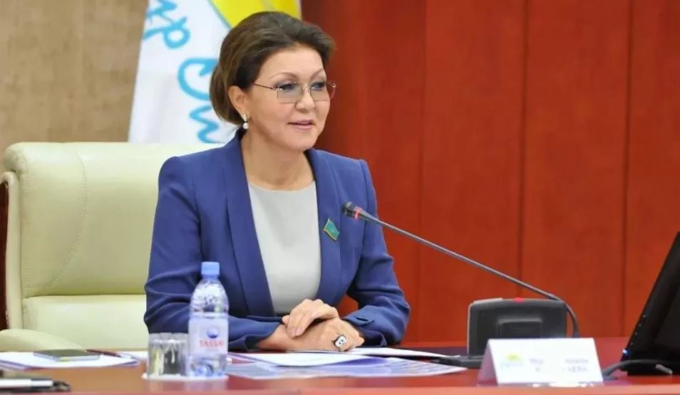 D.Nazarbaeva Fransııa Elshisimen kezdesti