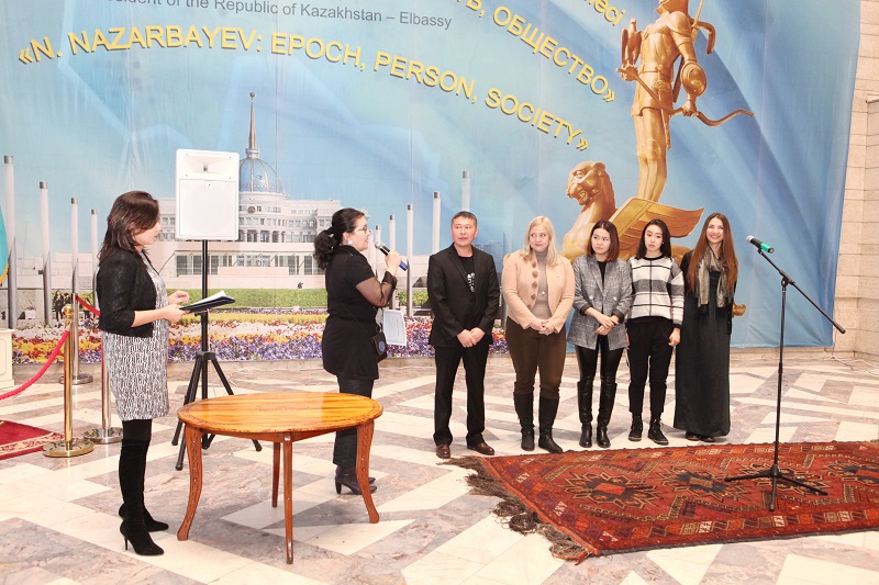 Almatyda «Týǵan jer tynysy» atty stýdentterdiń sýret kórmesi ótti