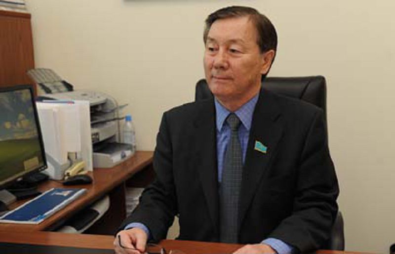 Eline qadiri artqan azamat Zeınolla Alshymbaev haqynda
