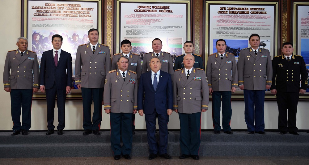 Elbasy Qorǵanys mınıstrliginiń basshylyq quramymen kezdesti