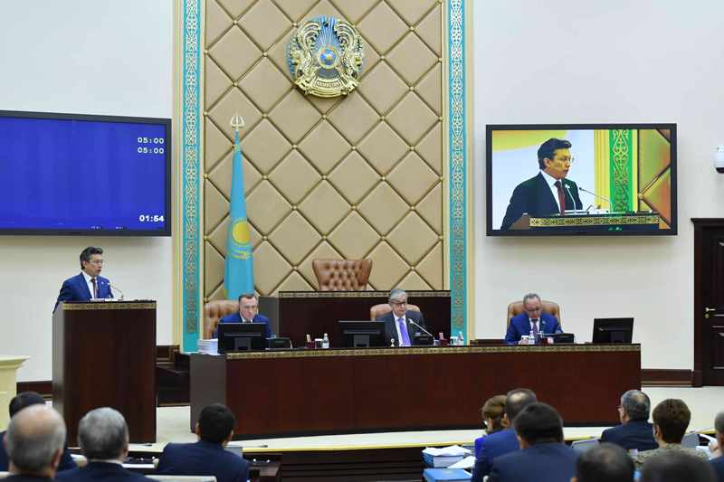 Q.Toqaevtyń tóraǵalyq etýimen Parlament Senatynyń otyrysy boldy

