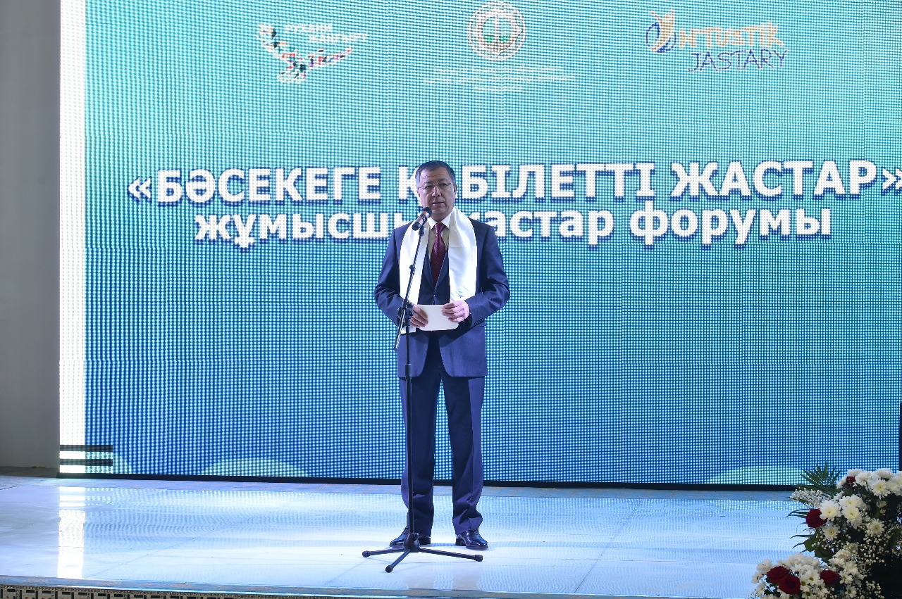 J.Túımebaev: Jastar búginde qoǵamdaǵy qozǵaýshy kúshke aınaldy