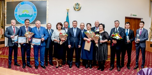 «Shyǵys Qazaqstan oblysynyń Qurmetti azamaty» ataǵyn bıyl kimder ıelendi?