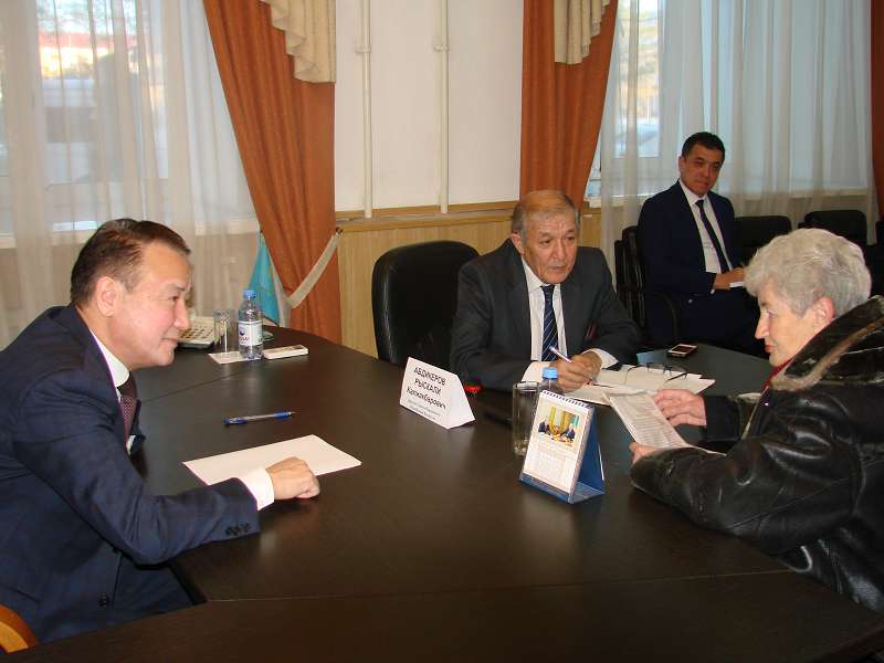 Senator R.Ábdikerov Qaraǵandyda azamattardy qabyldady