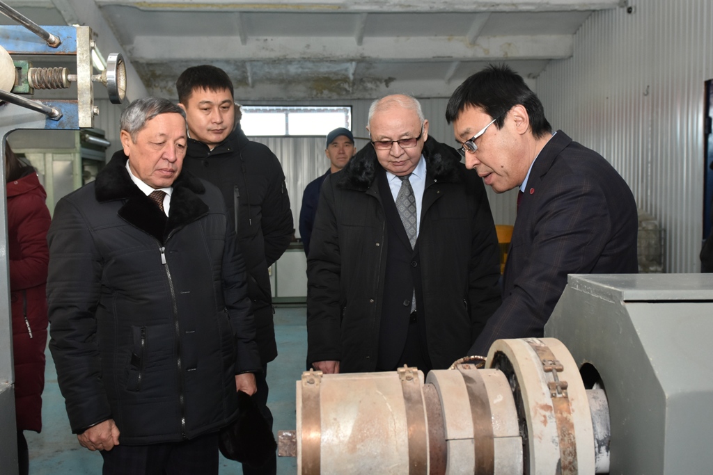 Senatorlar Aqtóbe oblysynda jumys saparynda boldy