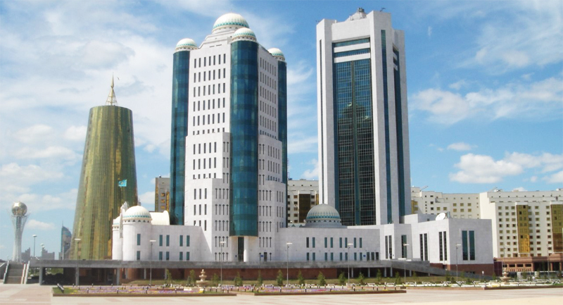 Parlament depýtattary saılaýshylarmen kezdesti
