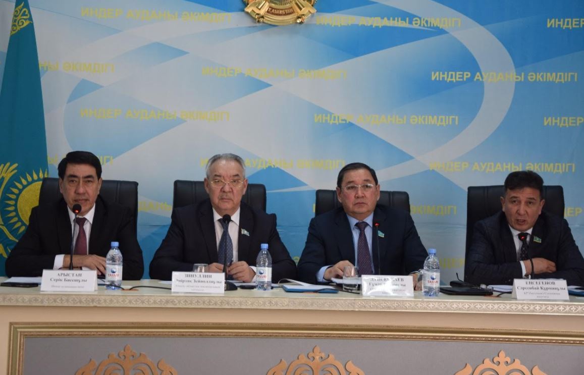 Senatorlar Inder aýdanynda boldy