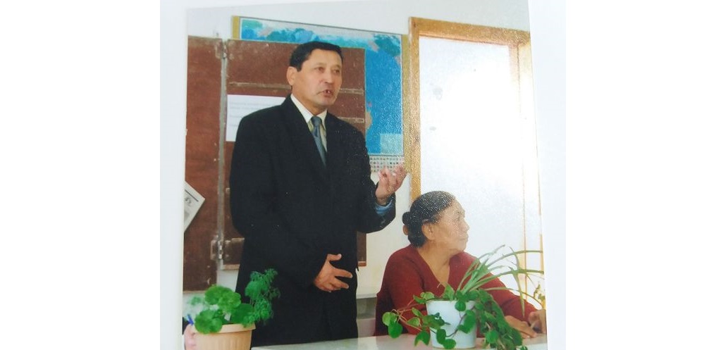 Qazaq mektebiniń ashylýyna sebepker bolǵan Toıken Sútemgenov