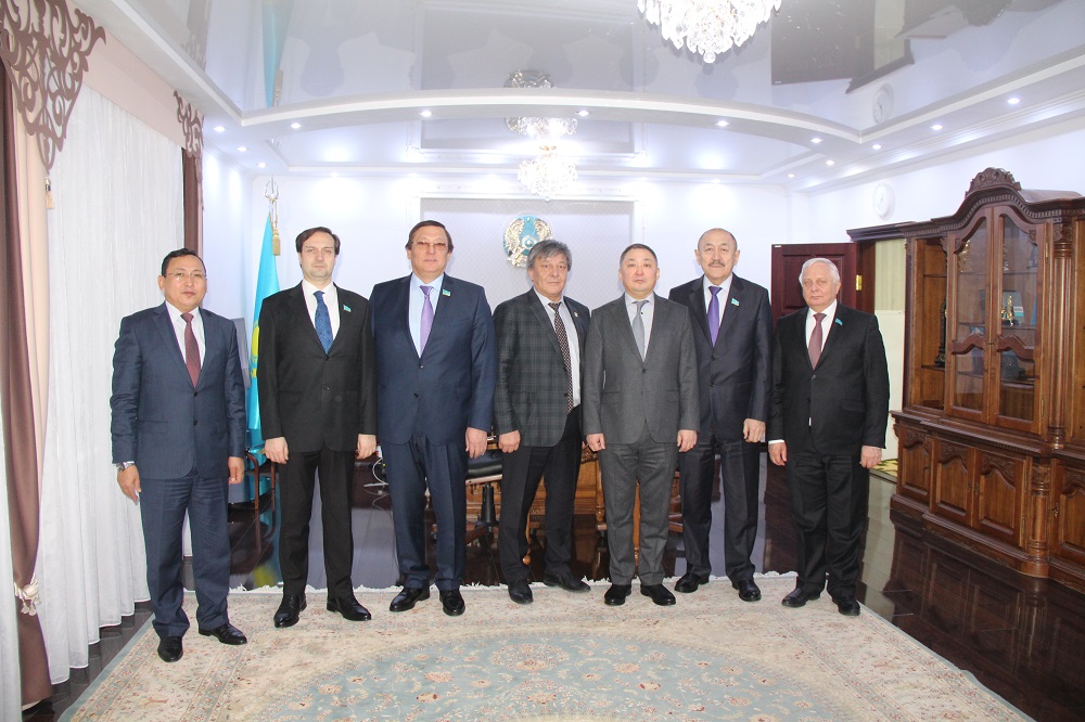 Senatorlar Pavlodardaǵy quqyq qorǵaý organdarynyń ókilderimen kezdesti