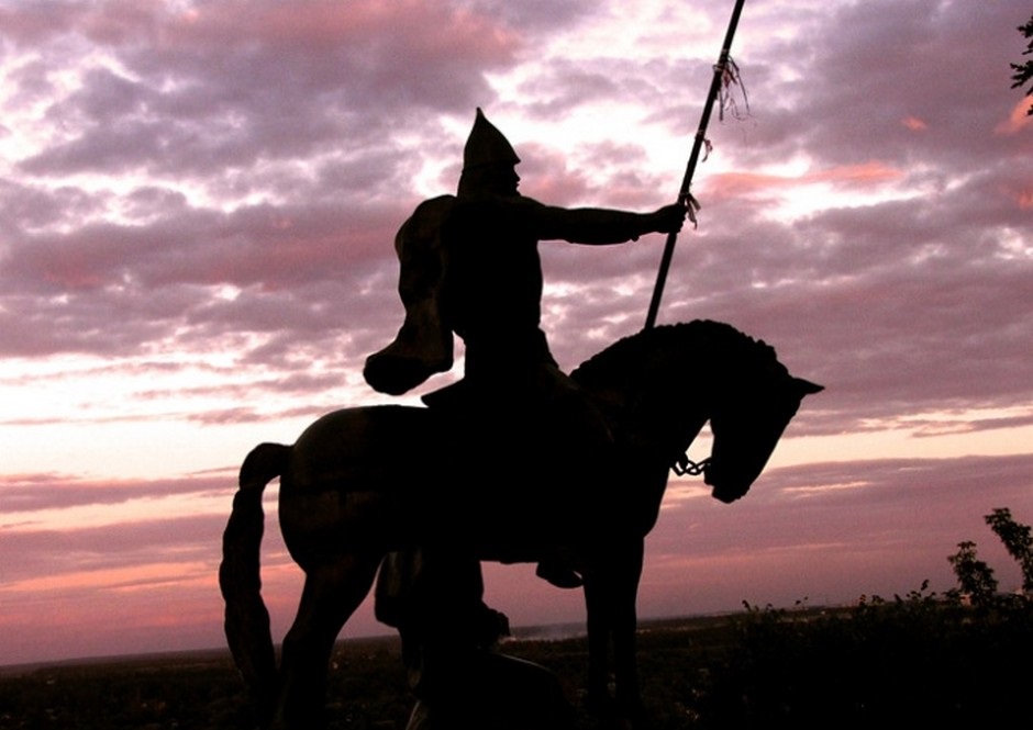 Tólebaı batyrdyń esimi berilse...