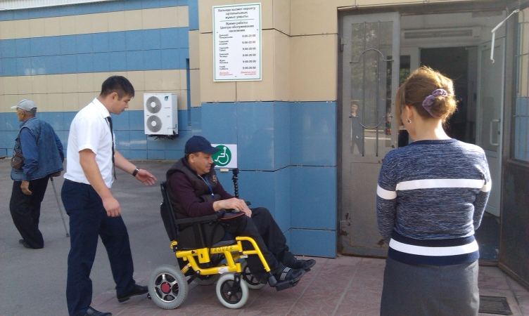 Pavlodardaǵy HQKO-da múmkindigi shekteýli 32 jan qyzmet etedi  