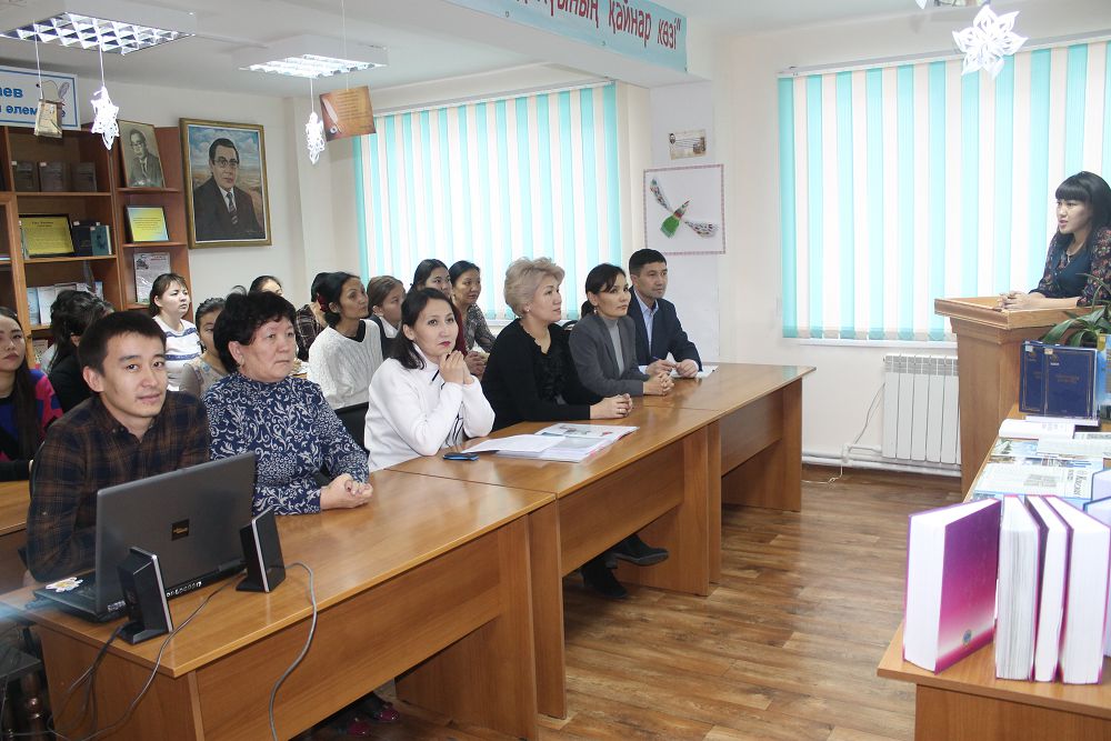 Aqtóbede «Táýelsizdik dáýiri» ki­ta­by – egemendi eldiń she­ji­­re­si» atty kórme ótti