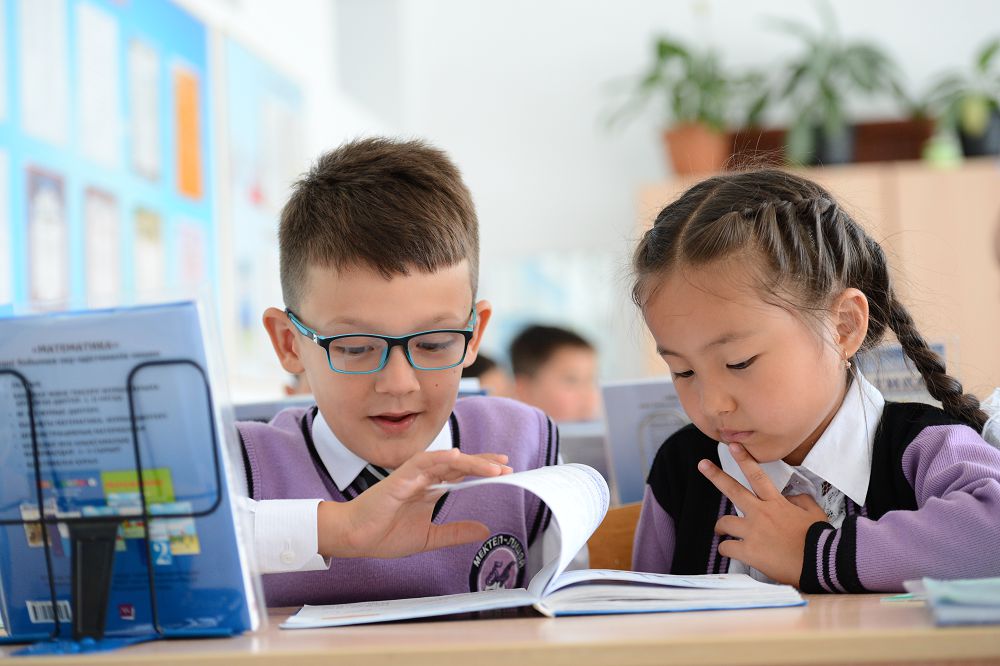 «Bi­lim berý mazmunyn jańartýdyń mańyzdylyǵy» atty semınar-konferensııa ótti