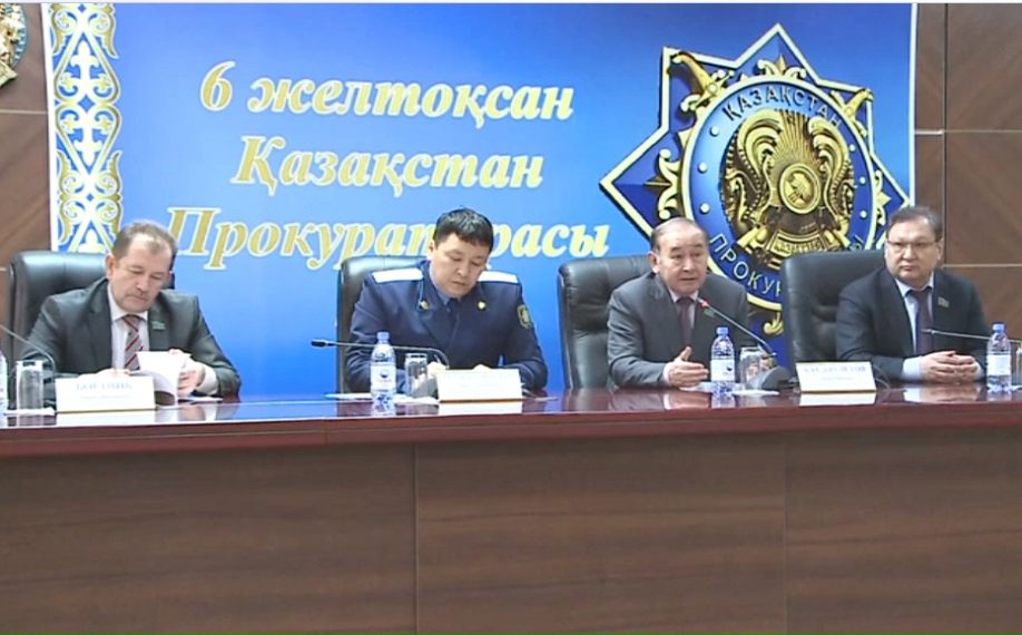 Senat depýtattary Mańǵystaý oblysynyń áleýmettik-ekonomıkalyq damýyn talqylady