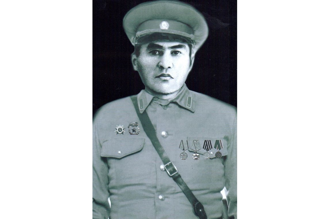 Erligi de, eńbegi de eren Aqmysh edi