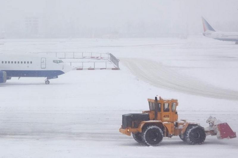 Astana áýejaıy aýa raıyna baılanysty jabyldy