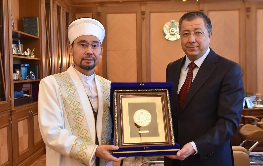 OQO ákimi Bas múftımen kezdesti