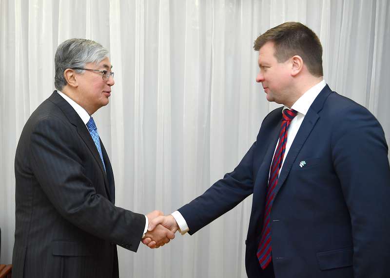 Q.Toqaev fın parlamentshilerimen kezdesti