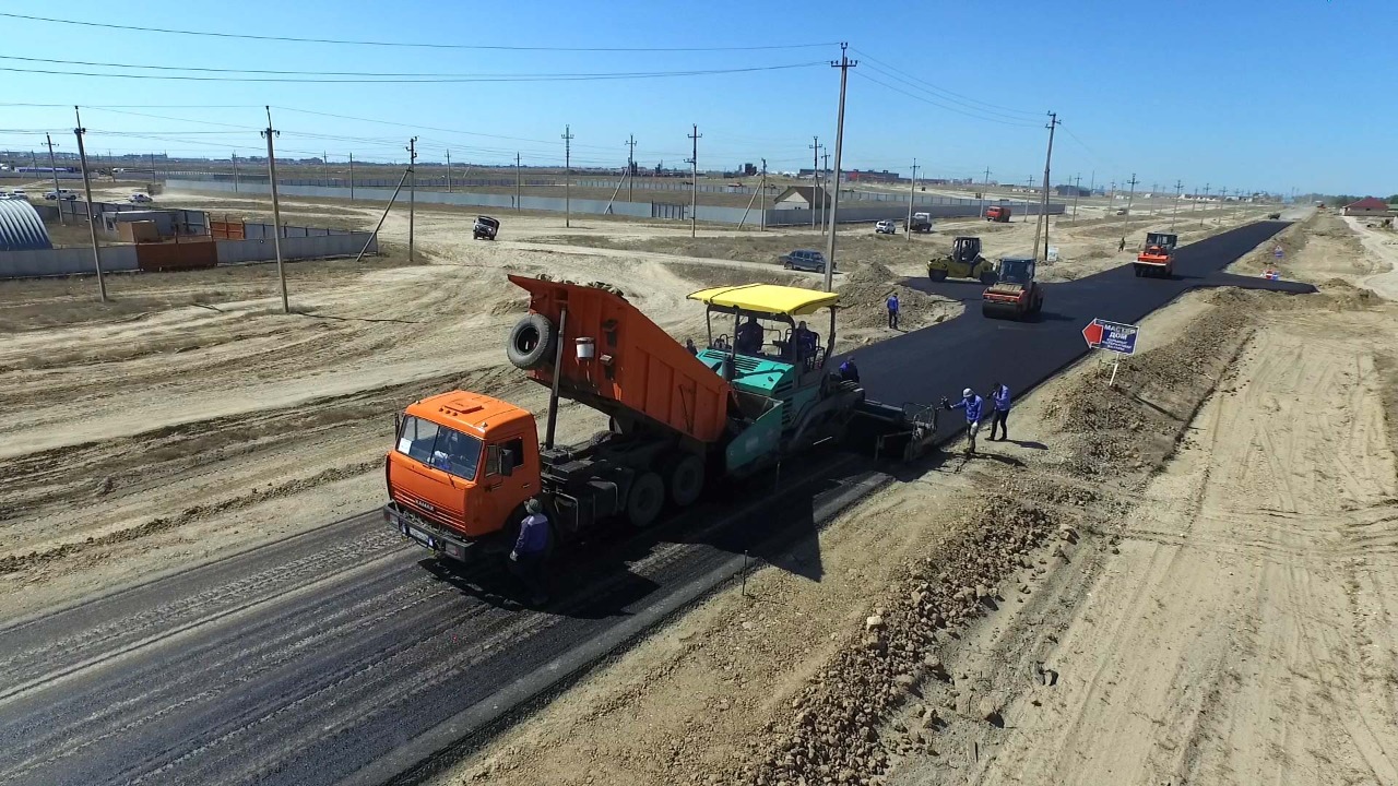 Atyraý turǵyndary jol qurylysyn qadaǵalaıdy