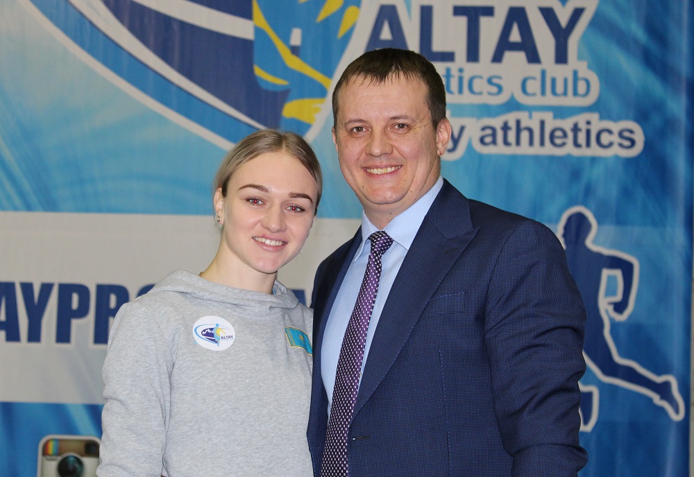 Jelaıaq Elına Mıhına «Altay Athletics» klýbymen kelisimshartqa otyrdy